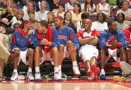 九游账号登录-里程碑夜！底特律活塞门线救险，社区盾今晨刷纪录，更衣室稳定，轮换策略成焦点(DNF斯宾塞)